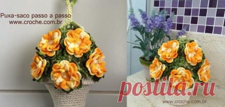 Puxa-saco vaso de flores passo a passo | Croche.com.br