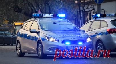 В Польше арестовали трёх украинцев со шпионским оборудованием. В Польше арестовали трёх украинцев после того, как варшавские полицейские обнаружили в их автомобиле детектор шпионских устройств и хакерское оборудование, пишет Polsat News. Читать далее