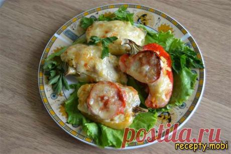 Перец фаршированный в духовке половинками под сыром с куриным филе и рисом