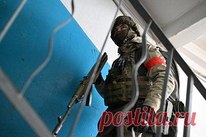 Росгвардейцы выявили пособников ВСУ на вербовке жителей ДНР. Спецназ Росгвардии с сотрудниками военной контрразведки выявили и задержали пособников Вооруженных сил Украины (ВСУ) из числа бывших военнослужащих, пытавшихся завербовать жителей Донецкой народной республики (ДНР) для участия в боевых действиях против России. Задержанные — двое мужчин в возрасте 34 и 39 лет.