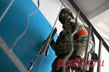 Росгвардейцы выявили пособников ВСУ на вербовке жителей ДНР. Спецназ Росгвардии с сотрудниками военной контрразведки выявили и задержали пособников Вооруженных сил Украины (ВСУ) из числа бывших военнослужащих, пытавшихся завербовать жителей Донецкой народной республики (ДНР) для участия в боевых действиях против России. Задержанные — двое мужчин в возрасте 34 и 39 лет.