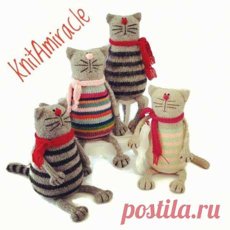 Board of bank at a morning meeting 😊😊😊😊😊😊 Good morning, friends! 💞💖💕💗 #knitting #KnitAmiracle #cat #toyknitting #knittingpatterns #knittersinstagram #knittedcats #diyknittedtoys #dollmaking