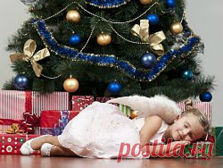 Новый Год принято встречать в новом!
Правда это или нет, но народная молва редко ошибается. Сегодня можно с уверенностью сказать, что любая обновка во внешности каждого из участников новогоднего застолья не только способствует дополнительному стимулу для праздничного настроения, но и символизирует открытость новизне, переменам в жизни и всему тому, что содержится в пожеланиях под звон бокалов и курантов.