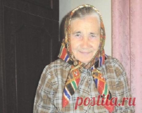 На теплому молоці пиріжки виходять пухкими 50 років Марія Кравчук із райцентру Іллінці на Вінниччині пече весільні короваї. Удома особливо смачні в неї виходять солодкі пиріжки із начинкою. — Щоб пиріжки були пухкими, тісто замішую на кислому і солодкому молоці, — розповідає 80-річна Марія Кравчук. — Розпушувачів ...