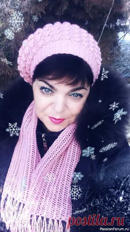 Три берета по одной схеме | Вязание спицами. Работы пользователей Этот вязальный год у меня начался с вязания шапок . Сначала утеплялась сама,  теперь связала вот такой берет для своей коллеги. Узор называется 