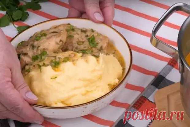 Курица тушеная в сметанном соусе. Очень вкусное и сытное блюдо - Poejka - Медиаплатформа МирТесен