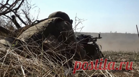 Огневая мощь, поддержка артиллерии и эффект неожиданности: боец ВС РФ — об отряде «Шторм». Военкор RT Александр Пискунов побывал на линии соприкосновения и пообщался с добровольцами из отряда «Шторм». Российские военнослужащие планомерно выдавливают ВСУ с позиций на Угледарском направлении. Обстановка на этом участке фронта крайне напряжённая: огонь по противнику тут почти не прекращается. Подробнее — в материале RT. Читать далее