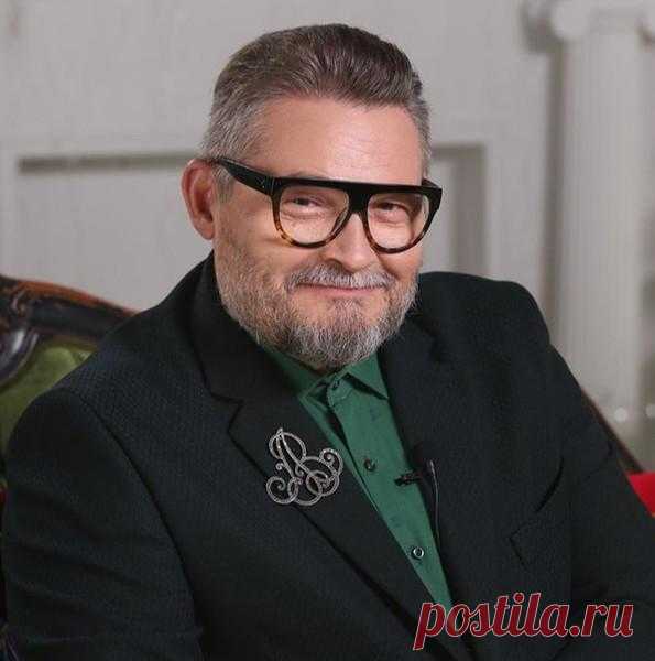 5 советов Васильева, которые помогут выглядеть стройнее и моложе Маэстро моды провел онлайн-встречу, на которой поделился самыми важными модными лайфхаками.Историк моды Александр Васильев рассказал, на что нужно обратить внимание женщинам, мечтающим всегда оставать...