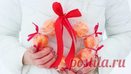 Что подарить на новый год своими руками? Венок из мандаринов