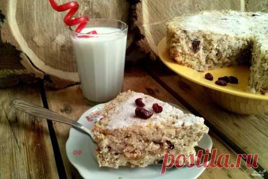 Гречневик
Предлагаю вам вкусный и полезный рецепт, как приготовить гречневик.
Я выпекала блюдо в мультиварке, но вы с легкостью можете приготовить эту запеканку и в духовке. Гречневик получился в меру сладким, вкусным и сытным.
Это блюдо - отличный вариант для сытного завтрака или полдника!
Ингридиенты:
Крупа гречневая: 1 Стакан (граненый),
Кипяток: 2 Стакана,
Изюм: 50 Грамм,
Клюква вяленая: 50 Грамм,
Творог: 400 Грамм,
Сахар: 2 Ст. ложки,
Яйца: 3 Штуки,
Сахарная пудра: 2 Ст. ложки (для посып