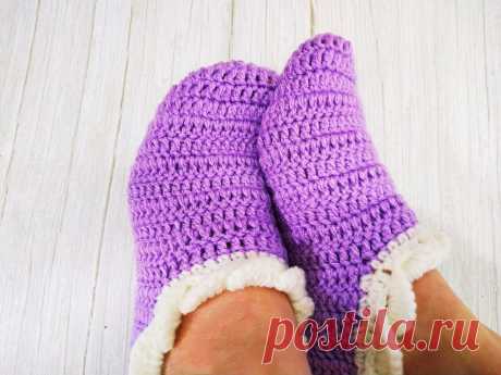 САМЫЕ ЛЁГКИЕ СЛЕДКИ КРЮЧКОМ. ПОДРОБНЫЙ МАСТЕР-КЛАСС ДЛЯ НАЧИНАЮЩИХ. Доброго времени суток. Сегодня хочу предложить вам мой бесплатный видеоурок по вязанию самых лёгких и простых следочков (тапочек) крючком Мастер-класс рассчитан на самых начинающих рукодельниц. Пряжу для следочков подбираете на свой вкус, единственное, что 100% чистая шерсть очень быстро протирается. А так хлопок, полухлопок( летний вариант следков) , полушерсти, акрил или ночная пряжа. Выбор за рукоделие,...