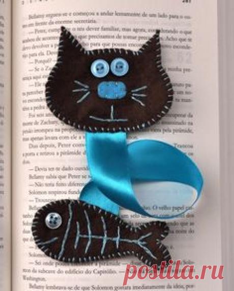 Felt bookmark
