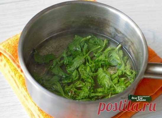 То, что сделает с твоей печенью 1 стакан этого напитка, можно назвать настоящим чудом! 
Если печень перегружена или плохо работает, мы сразу же это чувствуем. Слабость, нехватка энергии, головокружение, тошнота, боль в правом подреберье, проблемы с пищеварением и кожная сыпь — всё это признаки того, что с печенью непорядок. 
Очищение печени в домашних условиях возможно благодаря простому рецепту мятно-лимонного напитка! Абсолютно безопасное средство, которое тут же улучшае...