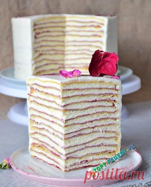 ОЧЕНЬ СЛИВОЧНО-ЕЖЕВИЧНЫЙ ТОРТ!! 

Рецепт достаточно прост, коржи из Наполеона моего детства, таковыми их готовила мама. Крем я выбрала сама, сочетая возможные варианты для Наполеона. Ежевичная прослойка освежает, придаёт кислинку. Количество крема можно поделить и взять 2/3, для тех кто не любит крем, у нас в этом случае иначе) все любители.

- Ингредиенты:

Коржи:
570 гр. муки,
375 гр. сливочного масла 82,5%,
100 гр. яйца(или 2 категории С2 или полтора вица категории С0,
...