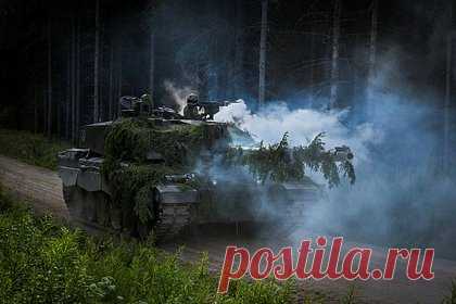 Британия пообещала Украине поставить танки к концу марта. Великобритания поставит на Украину танки Challenger весной, заявил глава британского оборонного ведомства Алекс Чалк. «Намерение заключается в том, что это произойдет в конце марта», — сказал военный, добавив, что до этого времени украинские солдаты будут проходить интенсивную подготовку по эксплуатации машин.