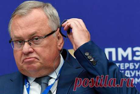 Костин выступил против преференций Visa и Mastercard при оплате на Wildberries. Глава ВТБ Андрей Костин высказался против преференций для платежных систем при оплате покупок на Wildberries. Конфликт начался после того, как Wildberries ввела двухпроцентную комиссию для оплаты иностранными картами, а исключение сделала для держателей карт «Мир», пользователей Системы быстрых платежей (СБП).