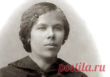 Ольга фон Штейн: преемница Соньки Золотой Ручки | Чёрт побери Воровка, мошенница и аферистка Софья Блювштейн по прозвищу Сонька Золотая Ручка – настоящая легенда преступного мира. Но мало кто знает, что у нее были подражательницы, не менее ловкие и удачливые в криминальных делах. Одна из них – некая Ольга фон Штейн. Криминальная наследница В то время как Золотая Ручка отбывала свой срок на Сахалине, по Европе и США прокатилась волна преступлений, почерк которых очень напом...