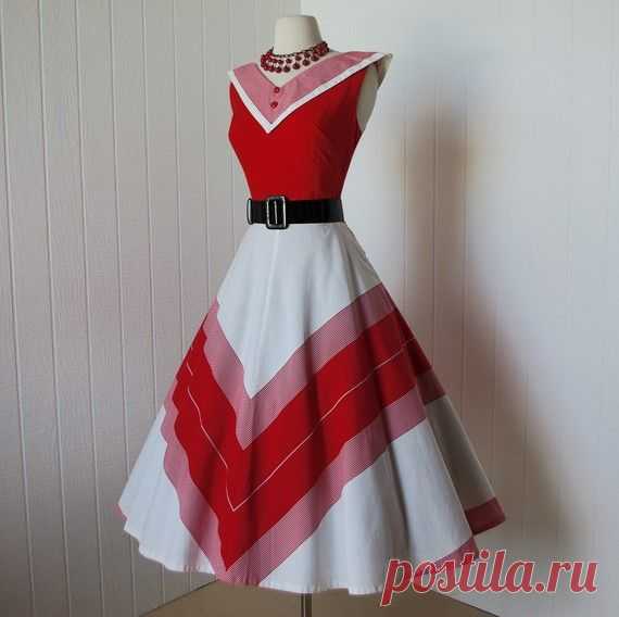 Vintage 1950s dress ...classic red and white chevron striped crisp cotton…