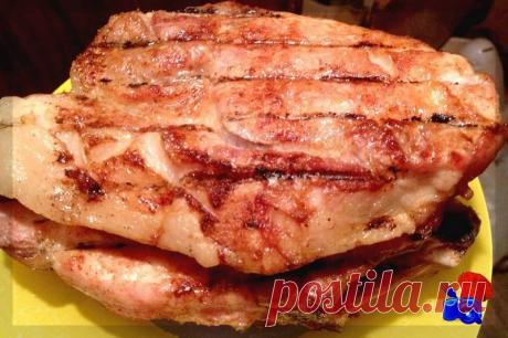 Рецепт приготовления шашлыка из свиной корейки на кости. Большие свиные котлеты на кости пожаренные на решетке над углями. Сухой маринад.