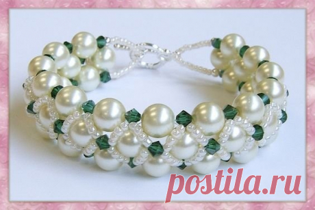 Браслет из искусственного жемчуга и бисера