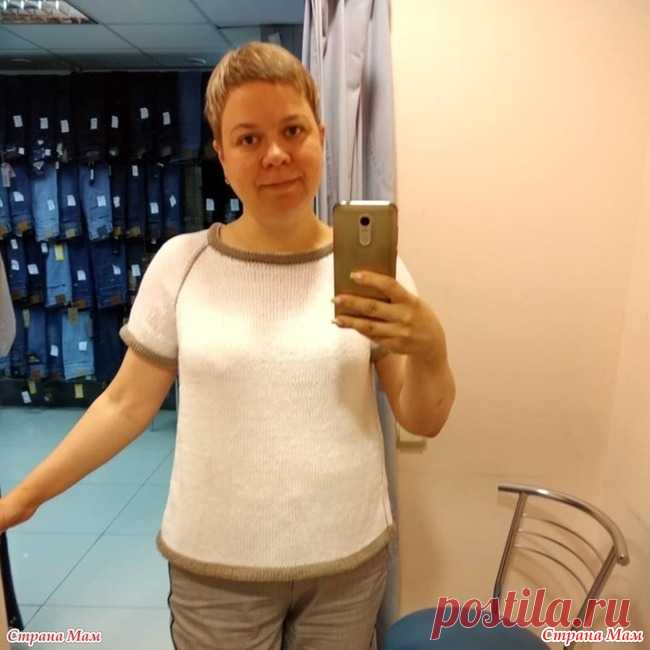Простая футболочка в спортивном стиле, регланом сверху, спицами Приветик всем  Закончила еще одну модельку, очень простая, все стандартно, самый обычный реглан  Материалы:  Ниточки Нако калико  Расход:  300 гр  Спицы:
