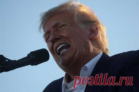 Найдены новые доказательства препятствования Трампа расследованию. Следователи министерства юстиции США и ФБР обнаружили новые доказательства возможного препятствования бывшего американского лидера Дональда Трампа расследованию дела о секретных документах, которые были найдены в его резиденции Мар-а-Лаго во Флориде. Об этом пишет The Washington Post.
