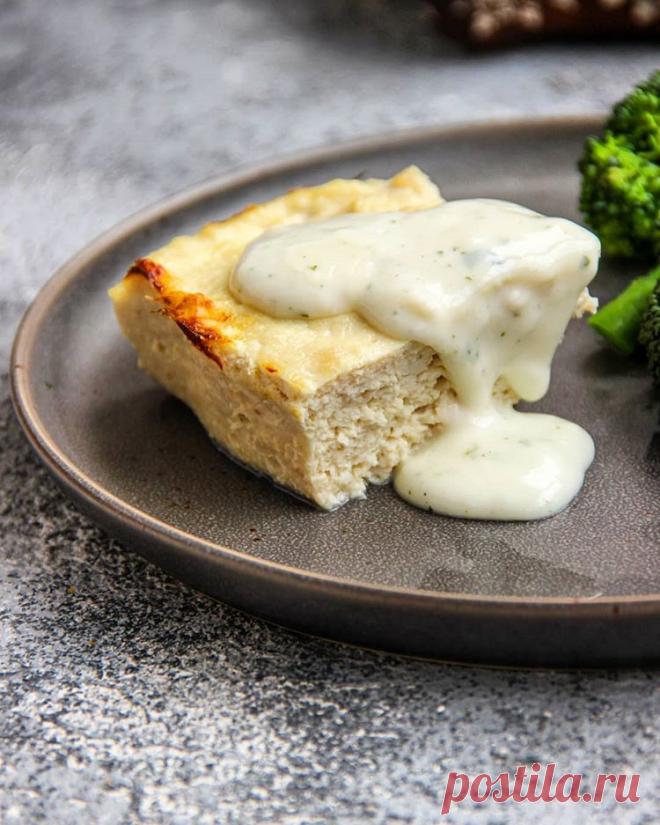 И в праздник, и на каждый день: готовим куриное суфле с молочным соусом