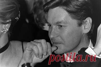 Умер сыгравший в фильме «Фантомас» австрийский актер Хельмут Бергер. В Зальцбурге скончался в возрасте 78 лет актер Хельмут Бергер, известный по фильмам «Фантомас» и «Крестный отец-3». Бергер ушел из жизни «мирно, но все же неожиданно». 29 мая ему должно было исполниться 79 лет. Актер снимался в картинах итальянского режиссера Лукино Висконти.