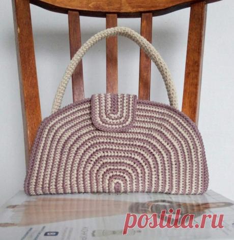 Сумочка вязаная ручной работы