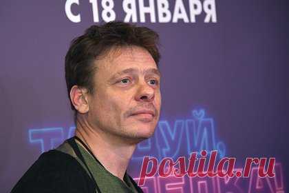 Звезда «Бригады» рассказал о борьбе с пагубными привычками. Российский актер и звезда сериала «Бригада» Павел Майков рассказал о борьбе с зависимостью. По мнению актера, вредные привычки могут быть связаны не только с алкоголем и курением, но и со спортом. Звезда «Бригады» предположил, что справиться с пагубными пристрастиями возможно только самостоятельно.