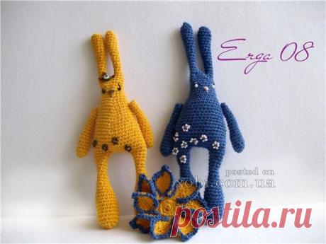 Прикольные зайцы вязаные крючком