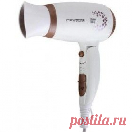 Купить Фен Rowenta CV 3620 белый с синим / Интернет-магазин &quot;Vseinet.ru&quot;
Нейтрализует электростатическое напряжение на волосах, сохраняя их внутреннюю влагу, что делает их более послушными, блестящими и легкорасчесываемыми. СКЛАДНАЯ РУЧКА. Благодаря компактному размеру и с кладной ручке фены серий Charming и Nomad созданы для того, что бы их удобно было брать с собой в пут ешествие, а также использовать дома, в спорт клубе или в бассейне.