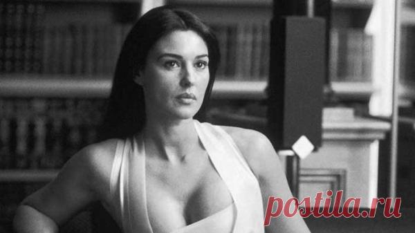 20 цитат Моники Беллуччи о любви, красоте и женственности.
Имя Моники Беллуччи — синоним женской красоты, ее называют «итальянской богиней», она приковывает внимание своей невероятной женственностью и сексуальностью. Уже в школе она была удивительной красоткой, но при этом прилежно училась и мечтала о карьере юриста. Но на образование нужны были деньги, поэтому с 16 лет Моника подрабатывала моделью. Когда ее фотографии стали украшать обложки […]
Читай пост далее на сайте. Жми ⏫ссылку выше