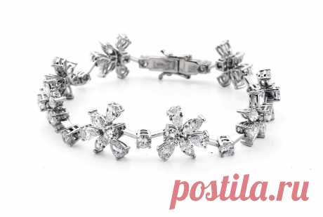 BRACELET REF:B290101
Gold 750 / Diamonds