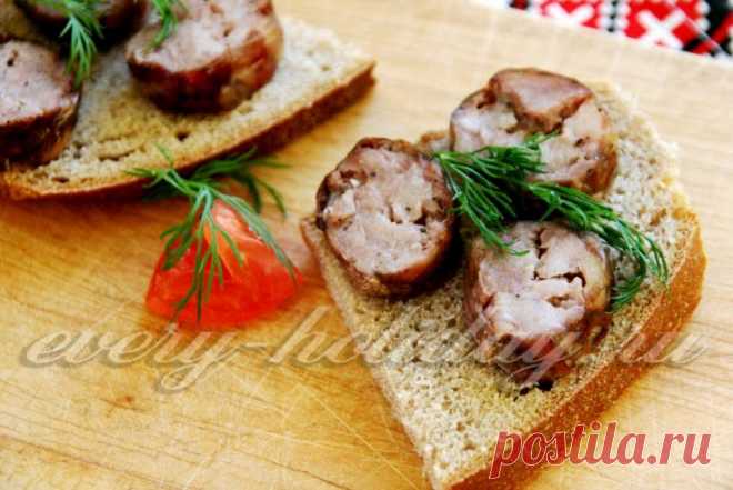 Домашние колбаски из свинины, запеченные в духовке - рецепт