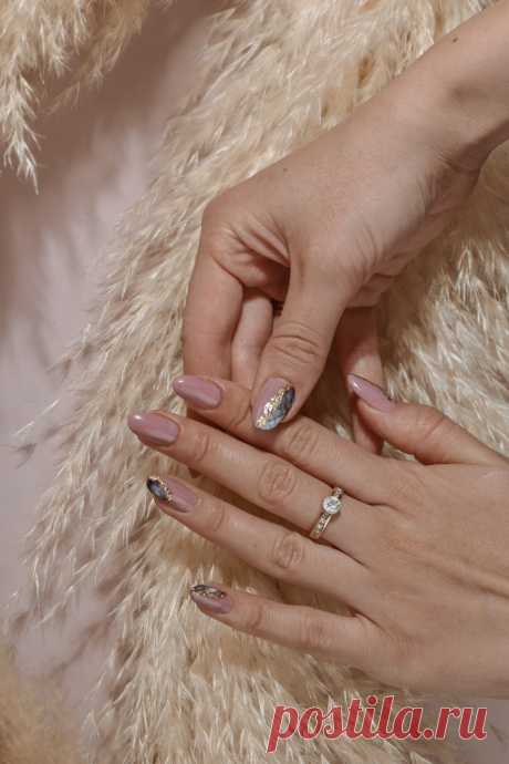 Корейский маникюр: новый тренд сезона с акцентом на одном ногте | Women Life