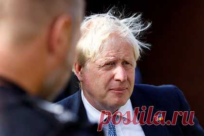 Джонсон покинул резиденцию премьера Британии и оставил кота Ларри у двери. Борис Джонсон выступил с последним обращением в качестве премьер-министра. После выступления бывший премьер-министр Великобритании покинул резиденцию с женой, а кот Ларри остался ждать. Ларри, взятый из приюта, с 2011 года является главным мышеловом в резиденции британского премьер-министра.