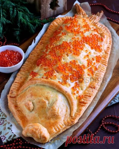 Запись на стене РЫБНЫЙ ПИРОГ 🐟 по рецепту моей мамы ❤️25 лет назад мама увидела этот пирог в журнале, записала рецепт, все эти годы готовит по праздникам и срывает овации гостей 👏⠀Тесто:Сливочное масло 200 г 🧈Творог 9% 200 гМука 200 г (может быть +1 ст.л.)Соль 1/2 ч.л.⠀Начинка:Горбуша (тушка) на 1 кг 🐟Лук-порей 1 стебельСоль по вкусу 🧂⠀Яйцо для смазывания 🥚Красная икра 1 ст.л⠀Смешать сливочное масло комн...