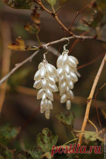 Купить Свадебные серьги грозди - белый, серьги ручной работы, серьги с жемчугом, свадебные серьги