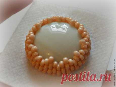 ОПЛЕТАНИЕ КАБОШОНА БИСЕРОМ ИЛИ НОВАЯ ЖИЗНЬ КАМУШКОВ ДЛЯ ДЕКОРА АКВАРИУМА. ОЧЕНЬ КРАСИВЫЙ МАСТЕР-КЛАСС