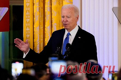 Байден прокомментировал принятие резолюции о расследовании по импичменту. Президент США Джо Байден заявил, что республиканцы, инициировавшие расследование в рамках процедуры импичмента против него, атакуют с помощью лжи. Расследование против него американский лидер назвал «безосновательным политическим трюком», на который теряют время законодатели.