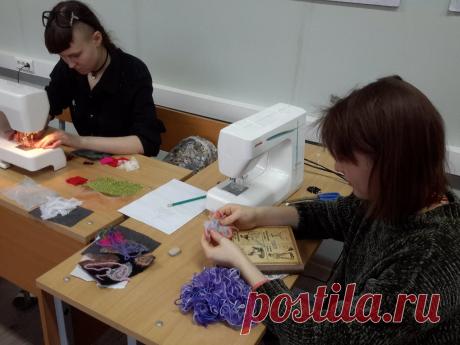 YAGA примет участие в выставке &quot;МАСТЕРскаЯ&quot;, которая будет проходить с 30 января по 3 февраля в Московском Доме Художника. Наш стенд М16 . Ежедневно по расписанию будет проходить мастер-шоу на иглопробивной машинке и запись на обучение со значительной скидкой! 
Друзья, я вышла в полуфинал конкурса &quot;Золотая пуговица&quot;!  И вот прошу вашей поддержки в народном голосовании! Чтобы проголосовать, надо пройти простую регистрацию (указать имя, email) на сайте: https://craft-award.com