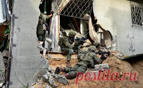 Haaretz узнала об опасениях Израиля по поводу обвинений в суде ООН. Израиль связан обязательствами перед Международным судом ООН и ратифицировал конвенцию о предупреждении геноцида, отмечает издание. Израильские власти начинают подготовку к рассмотрению жалобы, которую подала ЮАР