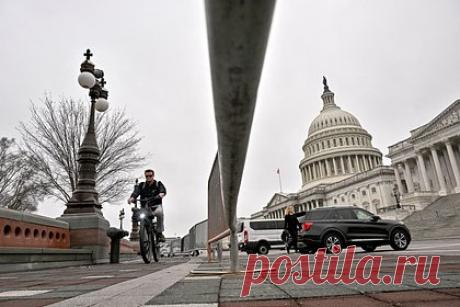 Республиканцев США пристыдили переворачивающимся в гробу Рейганом. Бывший президент США Рональд Рейган переворачивается в гробу из-за действий республиканцев в Сенате США. Американских законодателей пристыдил премьер-министр Польши Дональд Туск. Так он прокомментировал блокировку законопроект о помощи Украине, Израилю и о защите южной границы на 118 миллиардов долларов.