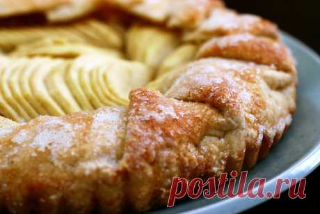 Яблочная шарлотка, шарлотка, шарлотка с яблоками рецепт, простой рецепт шарлотки, пирог шарлотка