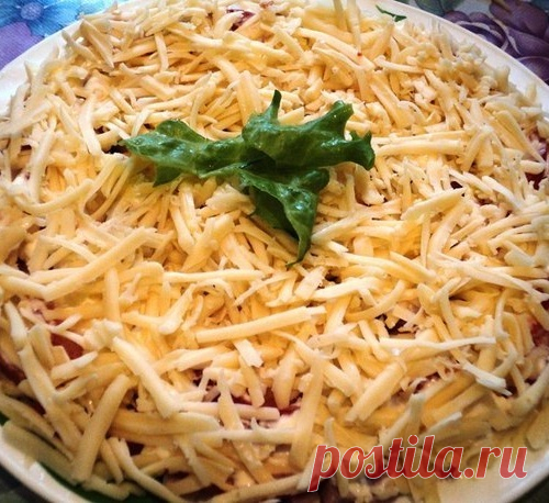 СЛОЁНЫЙ САЛАТ С ГРИБАМИ И ВЕТЧИНОЙ