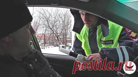 "Сотрудник ГИБДД хочет выписать штраф за замену колеса на обочине": как не быть обманутым? | АВТО КЛУБ | Пульс Mail.ru Исход общения с сотрудниками ГИБДД нередко зависит от того, насколько хорошо водитель ориентируется в ПДД и пунктах регламента проведения основных...