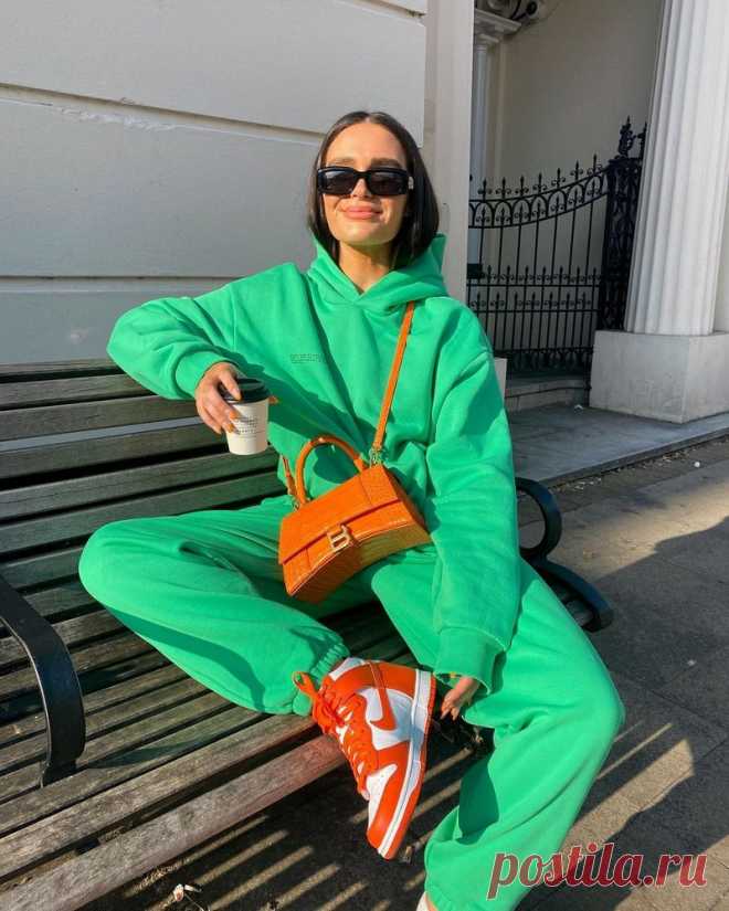 Яркая одежда 2021-2022 - актуальный тренд в современной моде: тенденции, фото, фасоны, идеи сочетания