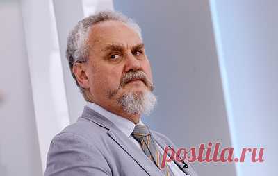 Журналист Андрей Лошак и историк Андрей Зубов включены в реестр иноагентов. Также в реестр включена школа свободной общественной мысли "Возрождение"