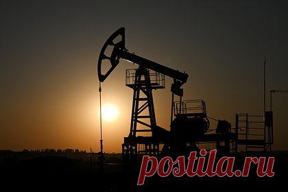 Россия стала продавать за рубеж больше бензина и дизельного топлива. Россия стала продавать за рубеж больше бензина и дизельного топлива — за месяц поставки нефтепродуктов выросли на 88 тысяч баррелей в день. По данным аналитической компании Vortexa, отгрузки выросли до максимума с августа 2023 года благодаря увеличению поставок дизельного топлива, нафты и мазута.
